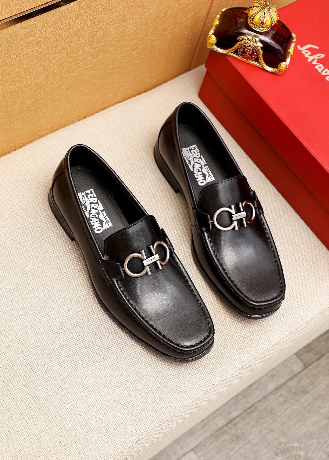 Ferragamo Black Metal-Hardware Loafers - Rubber Outsole